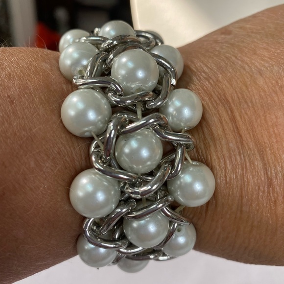 Large hefty silvertone chain round pearl bead bracelet - Picture 4 of 5